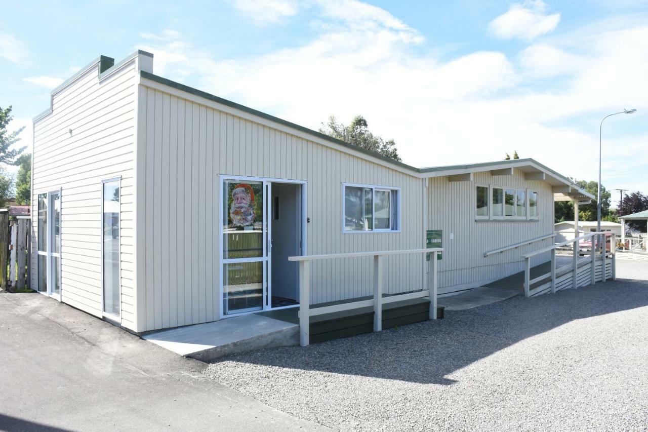 Featherston Motels And Camping Exterior photo