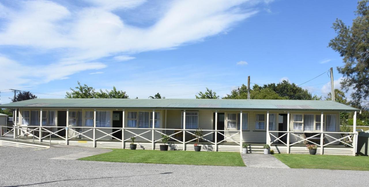 Featherston Motels And Camping Exterior photo